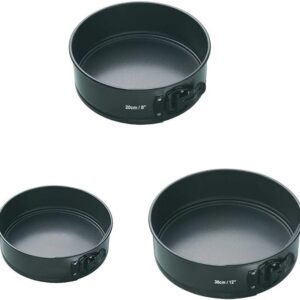 a set of 3 size baking tins